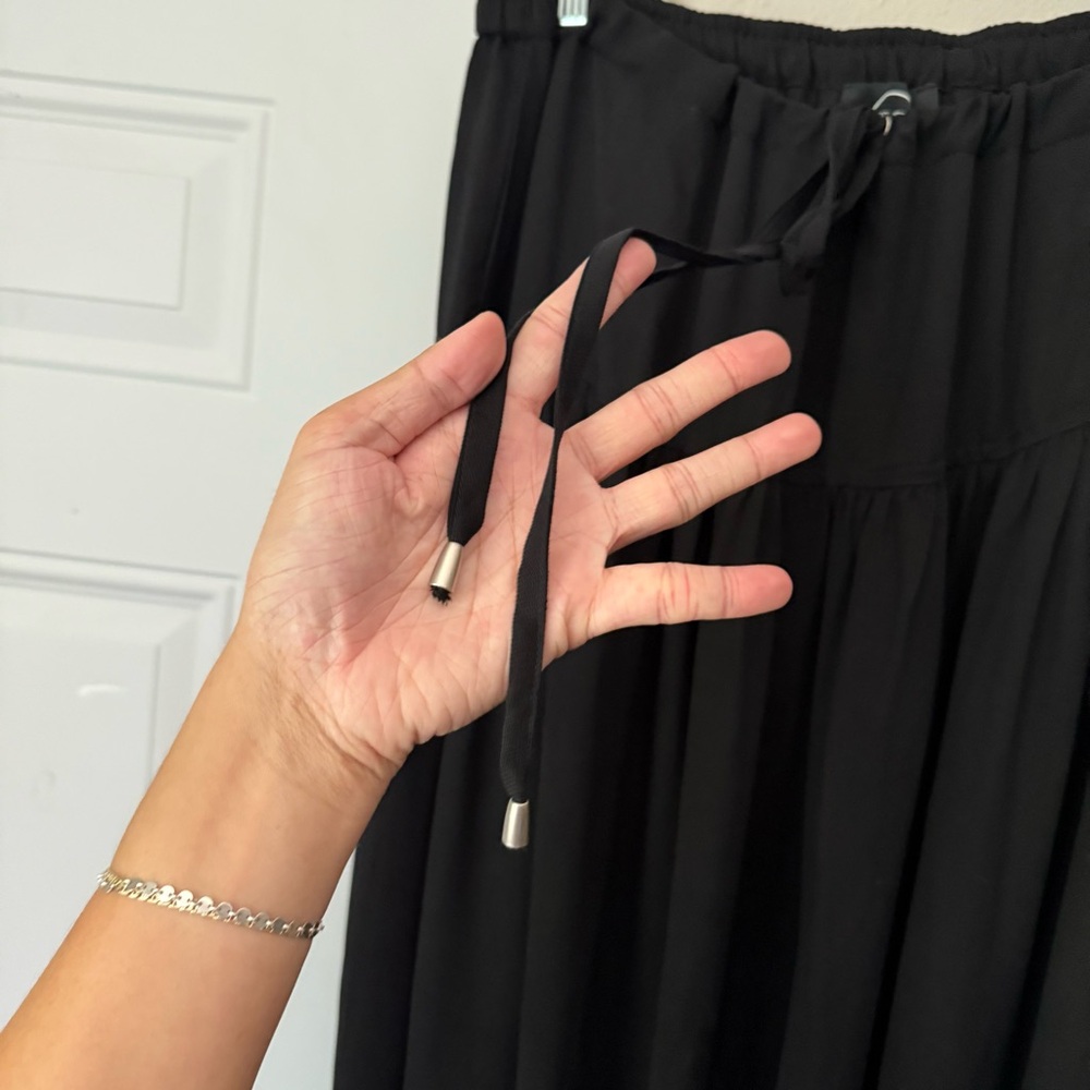 Black Wide Leg Drawstring Pants - Picture 2 of 10